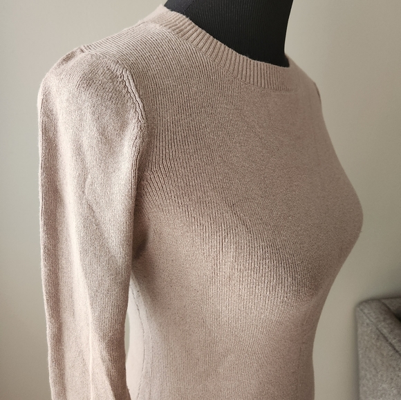 Express Sweater - Picture 5 of 7